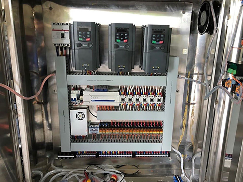 Hệ thống điều khiển của máy lọc nước công nghiệp