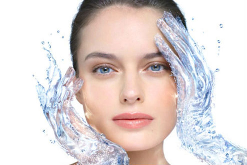 Nước có lợi ích đặc biệt trong quá trình chăm sóc da 