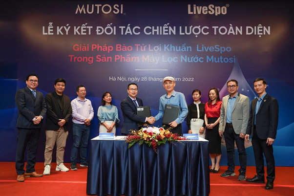 Lễ ký kết hợp đối tác chiến lược toàn diện của Mutosi và LiveSpo để cho ra đời dòng sản phẩm máy lọc nước bổ sung bào tử lợi khuẩn Mutosi Probiotics đầu tiên trên thị trường