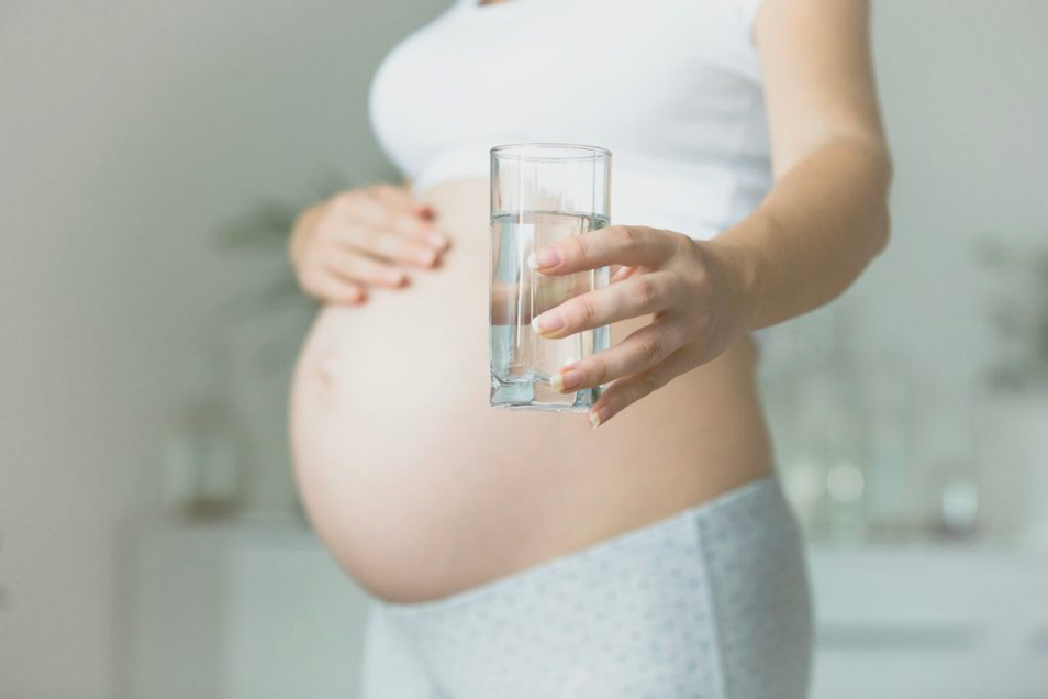 Bổ sung nguồn nước sạch tinh khiết giúp nâng cao sức khỏe của cơ thể mẹ và hạn chế bệnh vặt